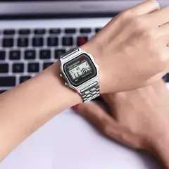 Relógios digitais impermeáveis para homens e mulheres, relógio de pulso esportivo, relógio de pulseira, ouro eletrônico, led, casual, 2024 na internet