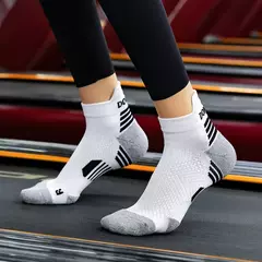 Imagem do Meia de corrida de maratona profissional para homens e mulheres, meias engrossadas, amortecido, tubo curto, corte baixo, esportes, fitness, 2023