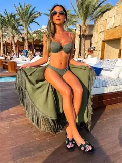 Conjunto de biquíni de três peças, sutiã acolchoado, borla, saia de praia de cintura alta, maiô de verão, moda sexy, monocromático na internet