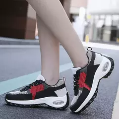 Imagem do Mulher vulcanize tênis mulher moda altura-aumentando sapatos casuais respirável malha de fundo grosso plataforma feminina tenis sapatos