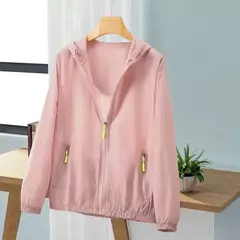 Casaco protetor solar com capuz feminino, roupa com protetor solar ao ar livre, à prova de ultravioleta, casaco fino respirável, curto corta-vento feminino, verão, novo, 2022 - Wolf Magazine