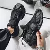 Sapato casual de malha leve masculino, meias respiráveis, tênis antiderrapante, sapato de pai versátil, popular, novo, 2024