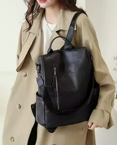 Bolsa de ombro antiroubo de couro macia para mulheres, mochila de moda simples, designer de grande capacidade, alta qualidade, nova, 2023 na internet