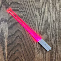 Tema StarWar reutilizável lavável e destacável Sushi Chopsticks, sabre de luz LED, pauzinhos chineses luminosos, utensílios de cozinha, 1 par na internet