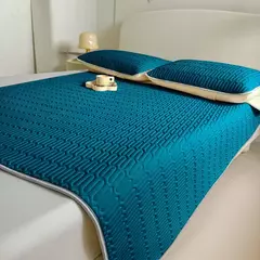 Capa de colchão de látex fina, tapete antibaterial, colchas antiderrapantes, colchão de ar condicionado, protetor acolchoado, tampa da cama, verão - comprar online