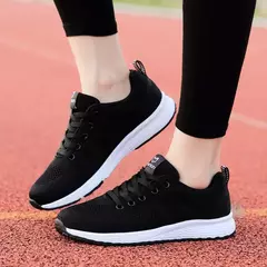 Sapatos de corrida leves e respiráveis para mulheres, calçados esportivos antiderrapantes, ao ar livre, macios, com cordões, moda, tênis na internet