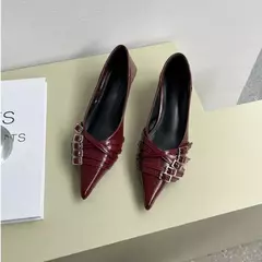 Primavera e outono nova moda apontou sapatos femininos de salto baixo, com fivela de cinto leve deslizamento ballet elegante salto alto na internet