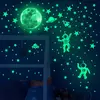 Adesivo de parede luminoso astronauta para decoração de casa, papel de parede estrela e lua, brilho no escuro, decalques autoadesivos, quarto e quarto infantil
