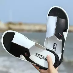 Waichuan-Sandálias de couro confortáveis masculinas, chinelos casuais, originais, de slip-on, moda, verão na internet