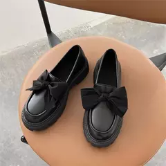 Salto alto de toe redondo para mulheres, mocassins femininos, bombas diárias clássicas, sapatos deslizantes, salto quadrado, laço, marca, 2024