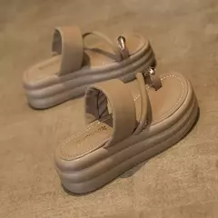 Chinelos antiderrapantes com anel de dedo do pé para mulheres, slides de plataforma, sapatos casuais para senhoras, moda verão, 2024 - comprar online