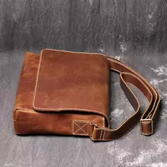 Retro masculino de couro genuíno de um ombro saco de cabeça camada de couro cruz estilo grande capacidade ocasional saco do mensageiro - Wolf Magazine
