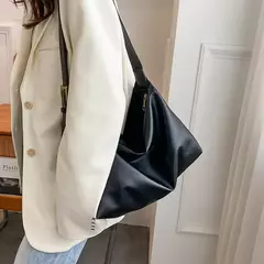 Bolsa Boston de couro PU para mulheres, bolsa de ombro de grande capacidade, bolsas crossbody, design de travesseiro vintage, casual - loja online