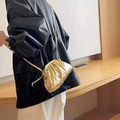 Embreagem macia de bolinho de couro PU para mulheres, bolsa de hobo nuvem, bolsa elegante elegante, bolsa pequena, design de luxo, ouro e prata