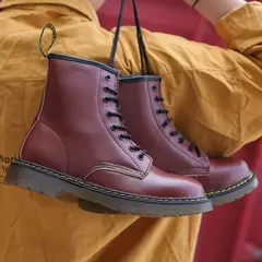 Imagem do Botas de couro genuíno clássico de seis furos para homens e mulheres, bota curta, bota de equitação ao ar livre, estilo britânico, moda, tamanho 35-48