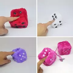 2 pçs grande cabelo longo carimbo quente ponto dados brinquedo de pelúcia cubo pingente ornamento do carro peneira anime decoração do carro acessórios pingente automático na internet