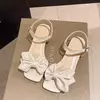 Sandálias grandes de toe aberto para mulheres, fivela monocromática de uma linha, nó arco de temperamento, sapatos confortáveis, nova moda, verão, 2024