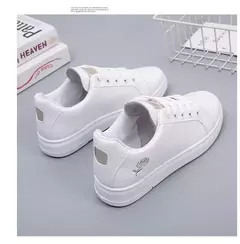 Imagem do Sapatos casuais de couro pu para mulheres, tênis brancos bordados, sapatos com cordões de flores respiráveis, nova moda, 2024