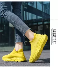Tênis de corrida respirável masculino e feminino, calçados esportivos leves, tênis slip-on, meias da moda, tamanho grande 46, venda quente na internet