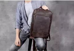 Mochila de couro genuíno para homens, cavalo louco vintage mochila para laptop grande mochila diária mochila de viagem mochila para caminhadas na internet