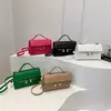 Bolsa mensageiro de ombro retrô versátil para mulheres, nicho, alta qualidade, portátil, pequena, quadrada, além de fronteiras, verão, nova, 2022
