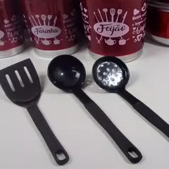 Imagem do Jogo de Panelas Vermelha Verniz + Kit Mantimentos + Talheres - maçãSTORE