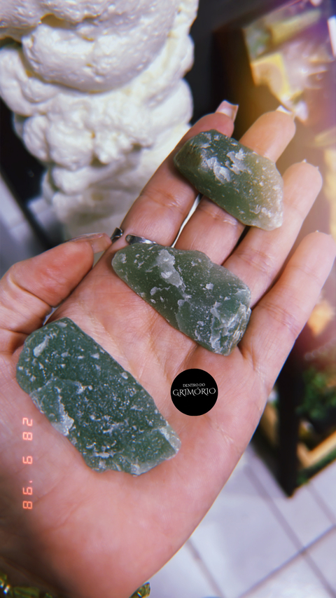 QUARTZO VERDE ROLADA - SAÚDE E EQUILÍBRIO EMOCIONAL - comprar online