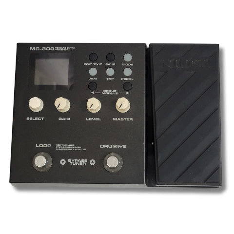 Pedaleira de Guitarra Multi Efeitos Nux MG300 Usada