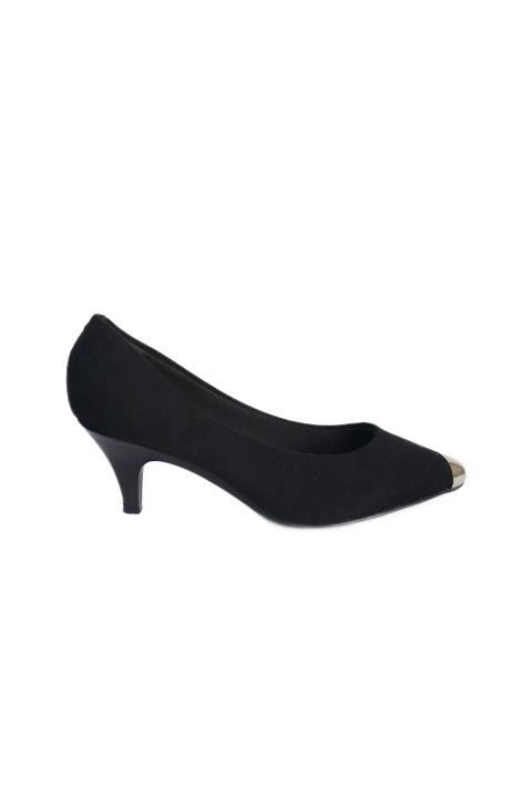 SCARPIN PRETO COM PONTEIRA DE METAL DOURADA - BEIRA RIO