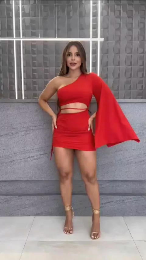 Vestido \ abertura na cintura \ manga única