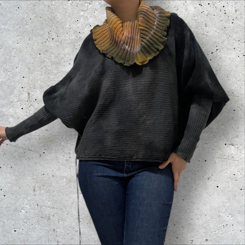 Blusa com Gola e Modelável - Coleção Outono/Inverno