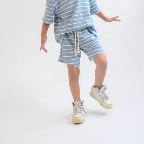 Short Infantil Listrado Azul com Bolso Traseiro - comprar online