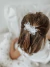 Clipe Flor bordada em organza