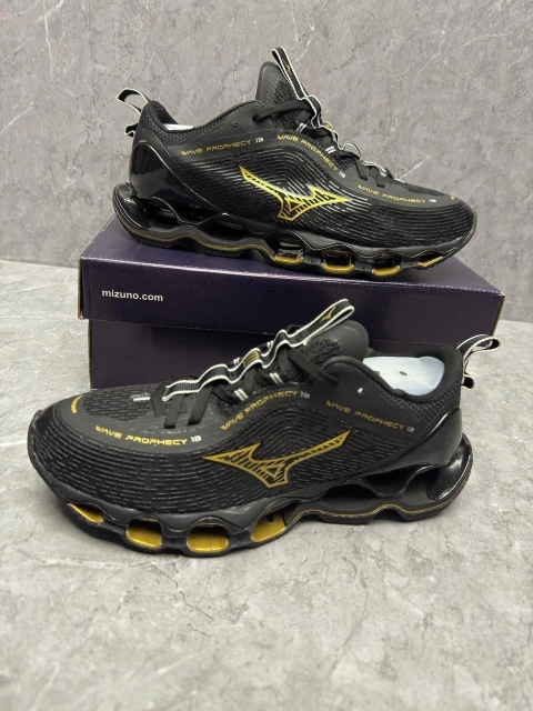 Tênis Mizuno Prophecy Preto c/ Dourado 13 - comprar online