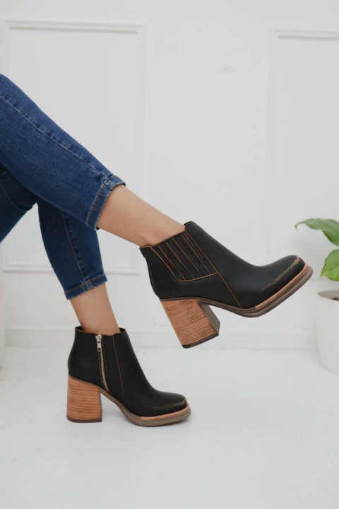 BOTA ESTEFANIA NEGRO - comprar online