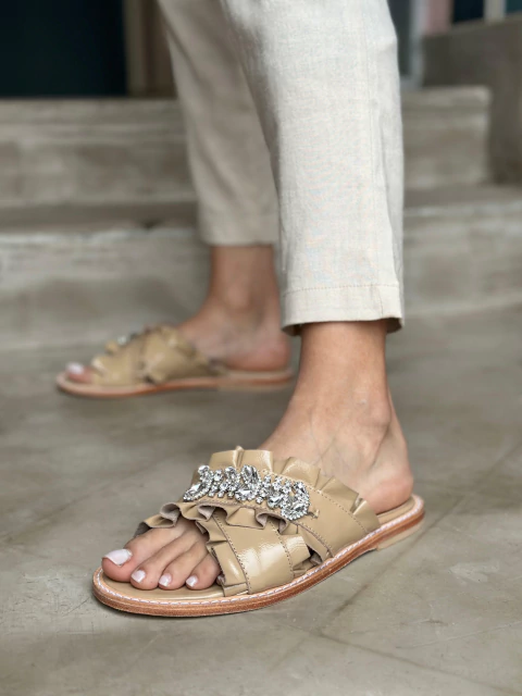 SANDALIA MARA APLIQUE BRANDI - comprar online