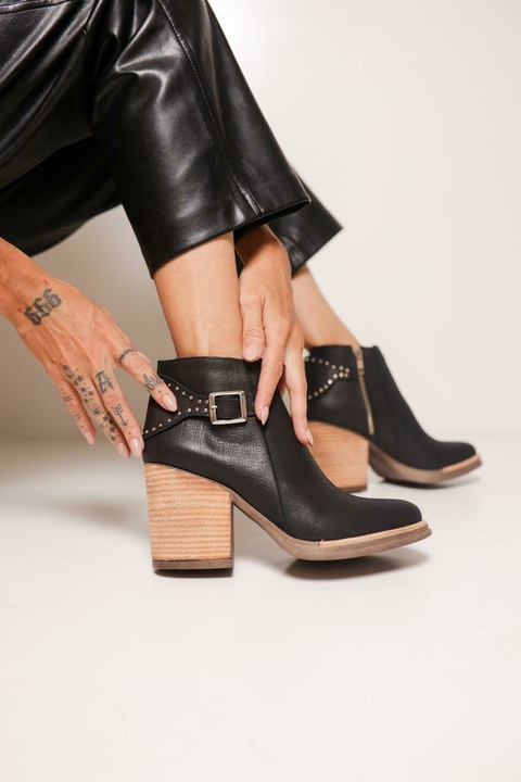 BOTA CAROLA NEGRO