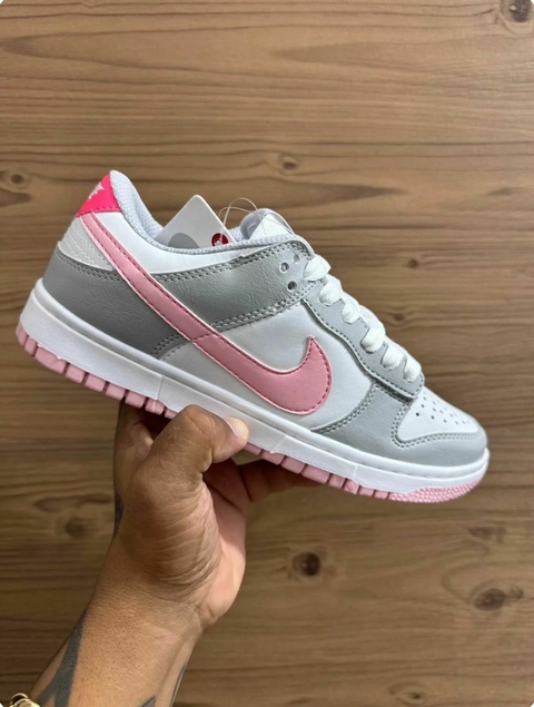 Nike Dunk Low - Feminino