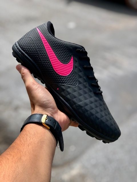 chuteira - Nike rosa