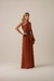 Vestido Longo Nula Manga com Fenda Lateral Marrom Cárita