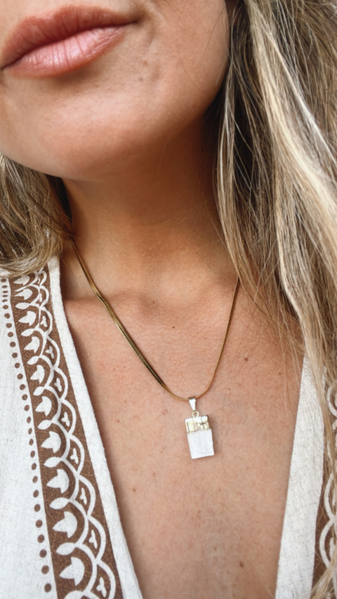 Collar Emilia (Selenita) - comprar online
