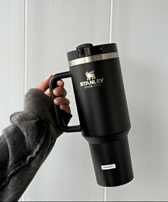 ¡2X1 VASO STANLEY QUENCHER! en internet