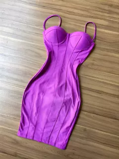 Vestido Regina Midi na internet