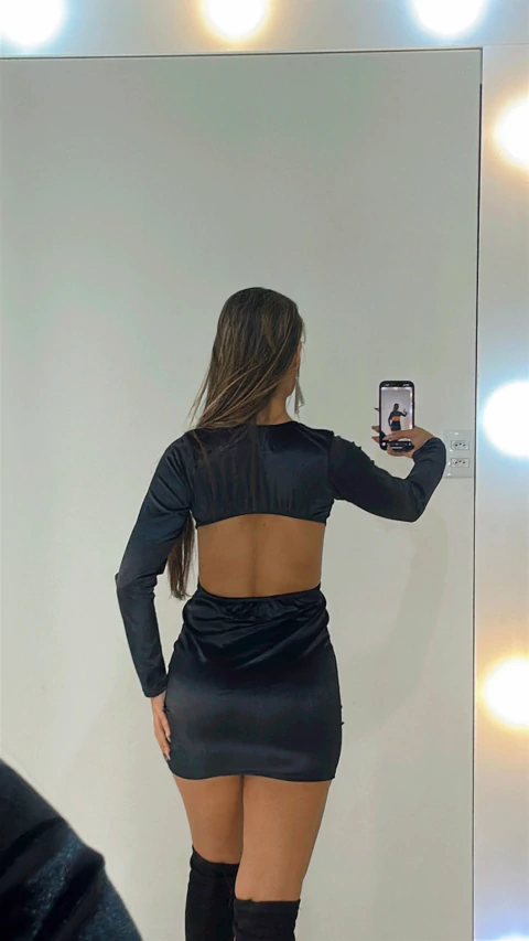 VESTIDO VELUDO RECORTADO COM MANGA