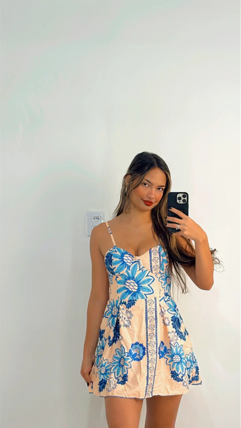 VESTIDO DECOTE DE CORAÇÃO