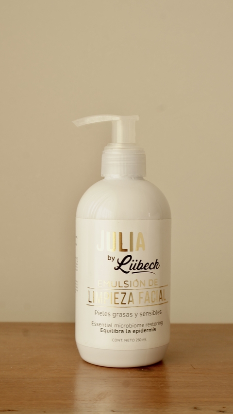 JULIA - EMULSIÓN DE LIMPIEZA FACIAL