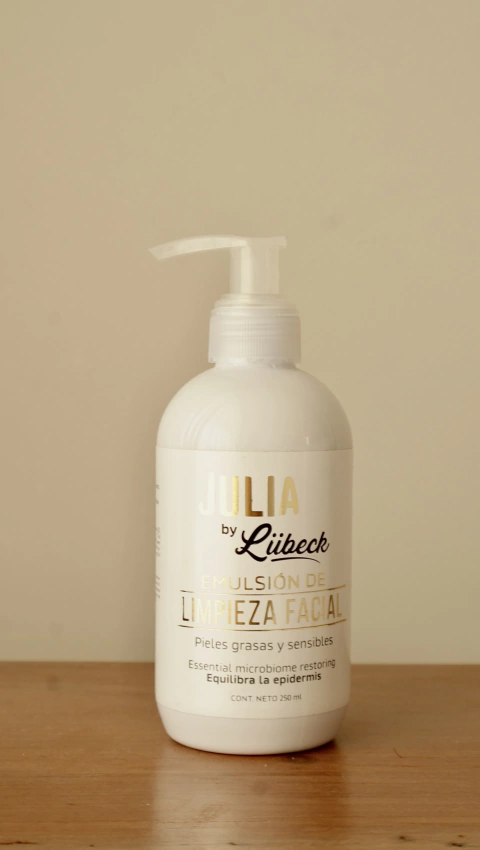 JULIA - EMULSIÓN DE LIMPIEZA FACIAL