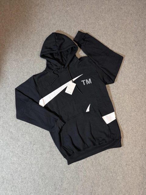 MOLETOM CANGURU BIG SWOOSH TM PRETO