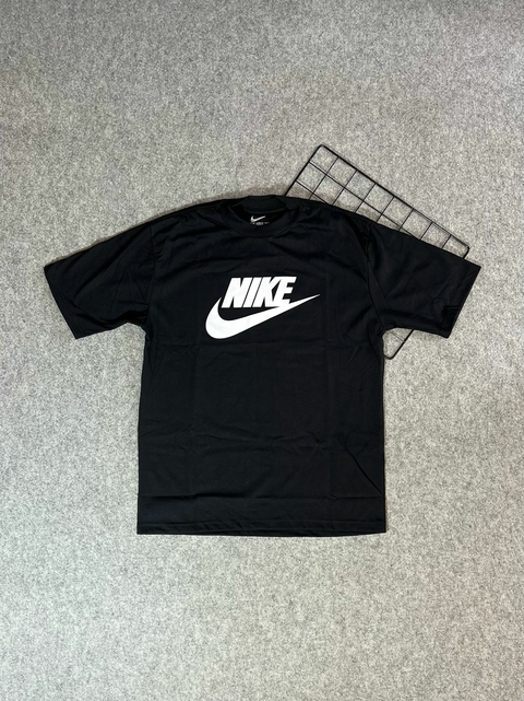 CAMISETA NK ICON FUTURA OVERSIZED