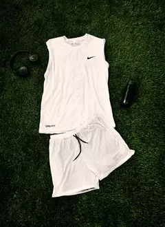 CONJUNTO NIKE ENTRENAMIENTO 2X1 en internet